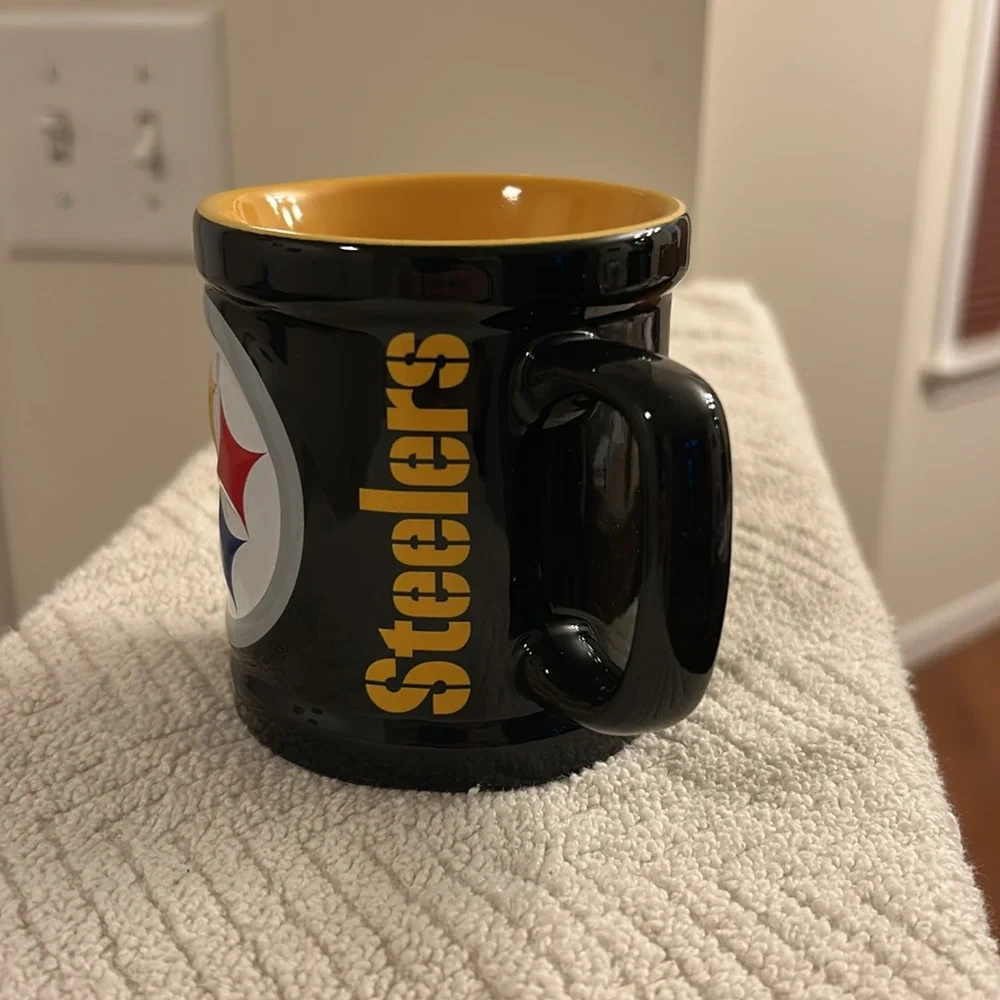 NFL Pittsburgh Steelers Black Gold Ceramic Mug 3-D Logo Tailgate-ready 8 oz